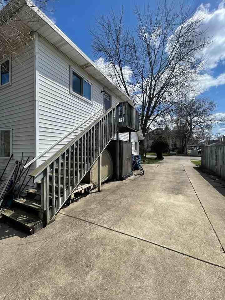 121 Parchmount Ave #D - Photo 2 of 12