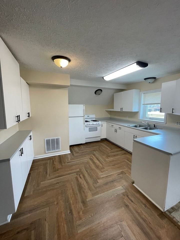 121 Parchmount Ave #D - Photo 5 of 12