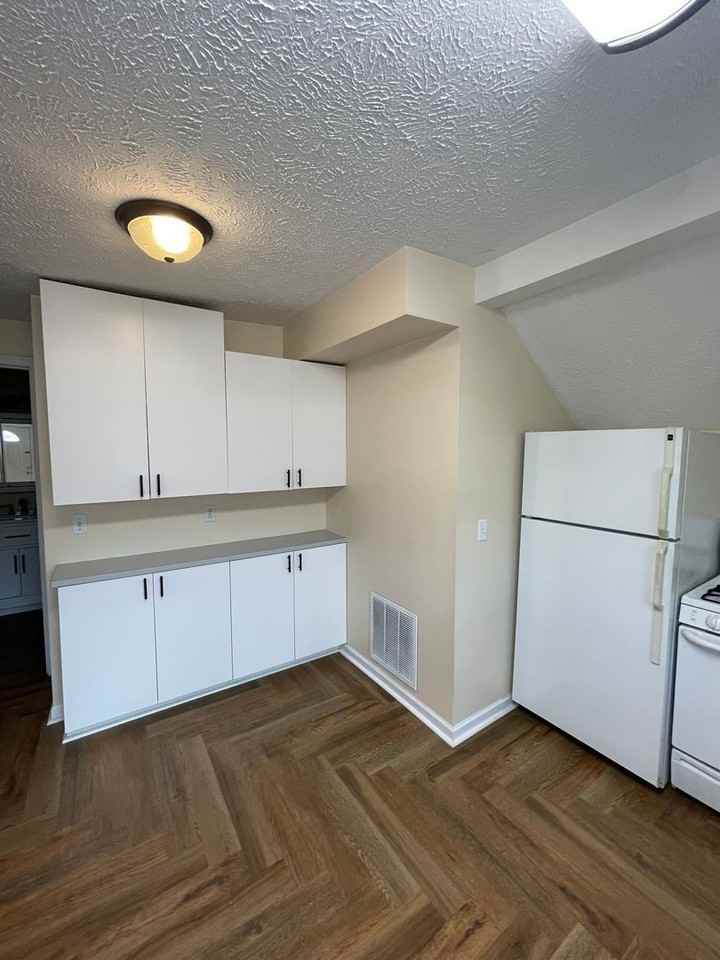 121 Parchmount Ave #D - Photo 6 of 12