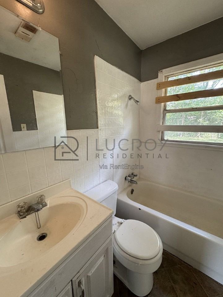 4090 El Paso St - Photo 7 of 8