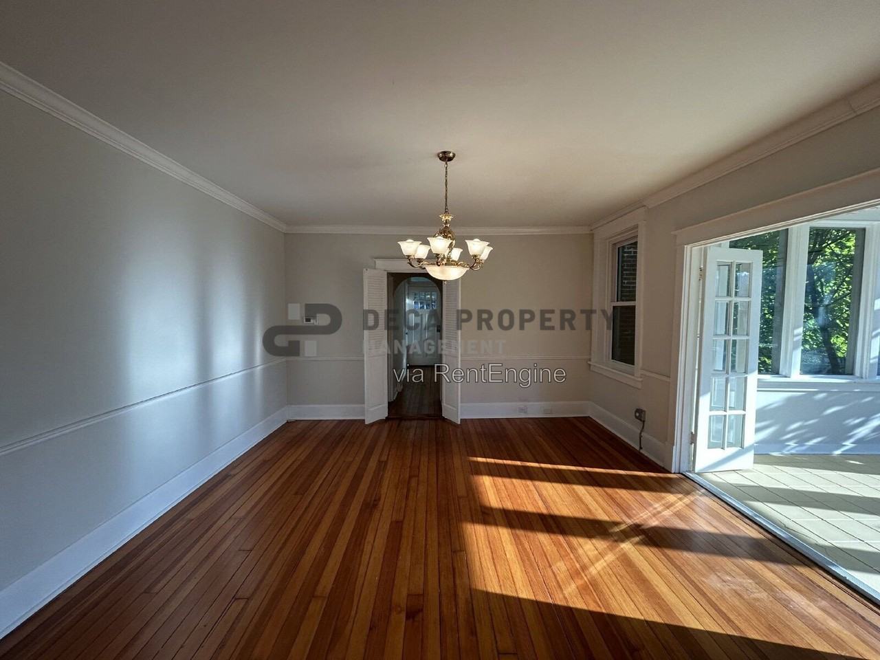 901 Dwyer Ave - Photo 5 of 18