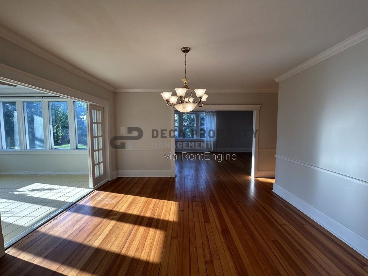 901 Dwyer Ave - Photo 6 of 18