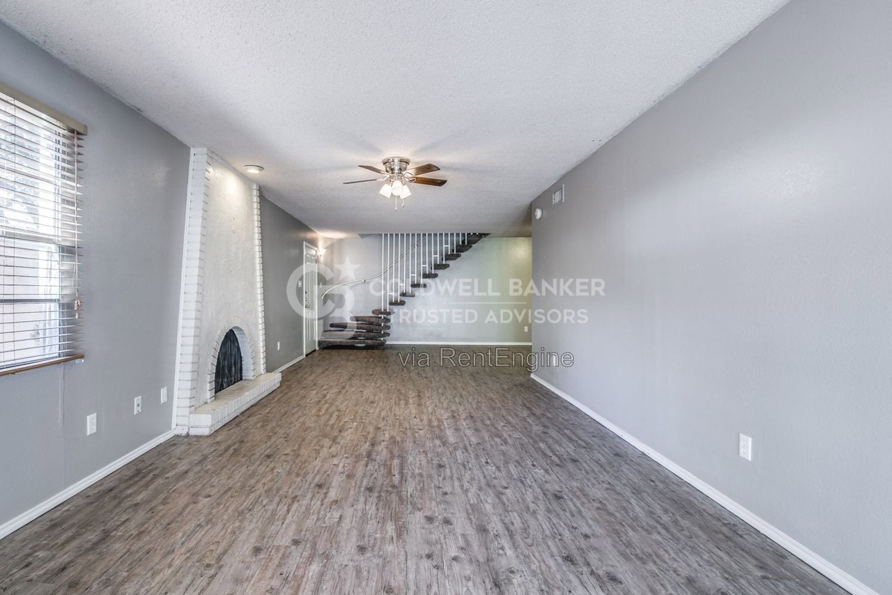 5326 Kenosha Ave - Photo 5 of 27