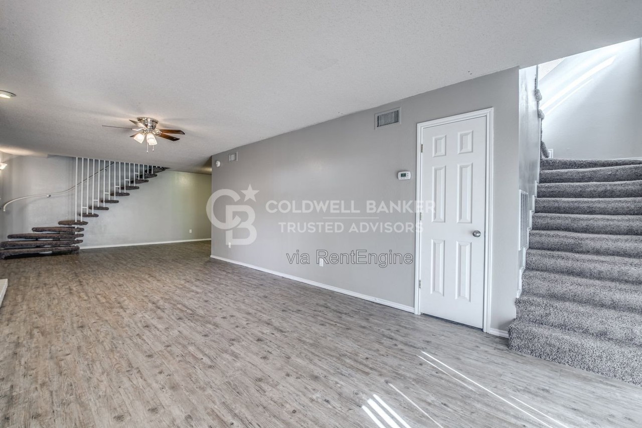 5326 Kenosha Ave - Photo 6 of 27