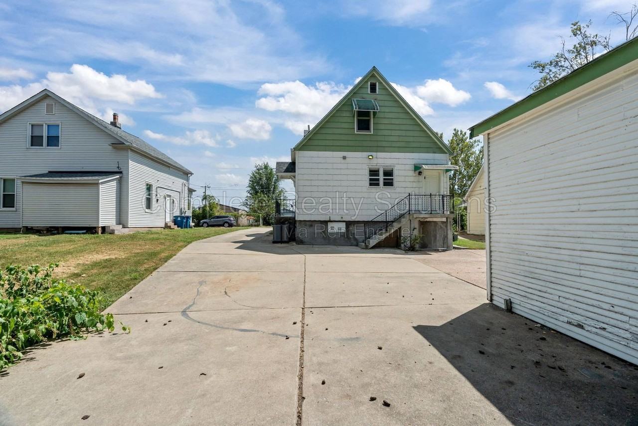 217 Courtland Ave - Photo 4 of 48