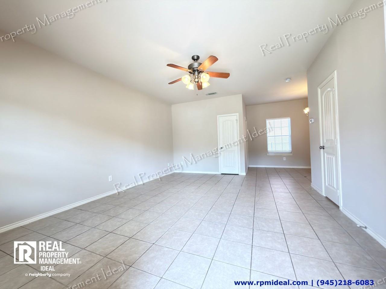 916 Parkplace Rdg - Photo 4 of 25