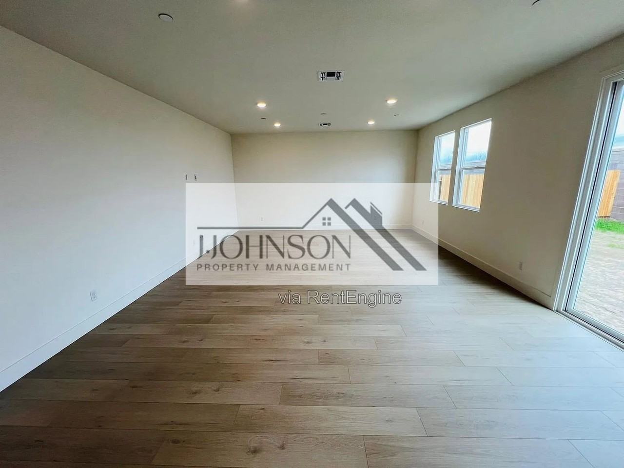 16492 Bandon Ln - Photo 5 of 12