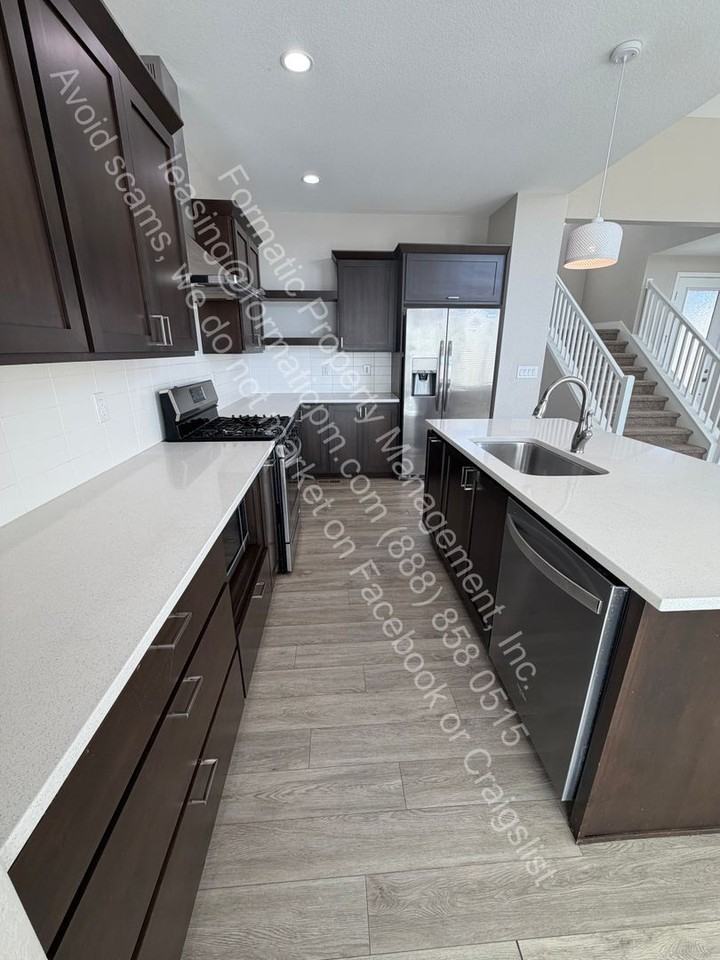 4340 Mt Shavano St - Photo 4 of 16