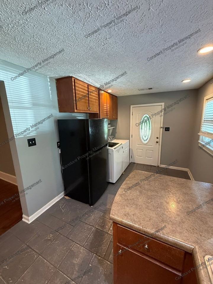 405 Atlanta St #B - Photo 4 of 13