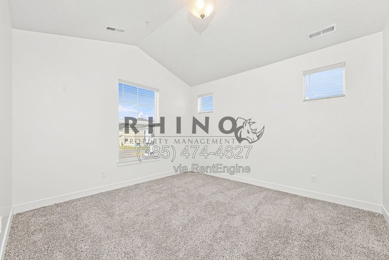 882 N Coulsen Dr #304 - Photo 5 of 16