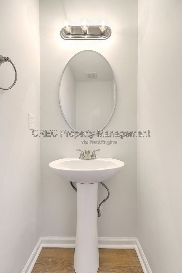 8047 Shadow Oak Dr - Photo 5 of 26