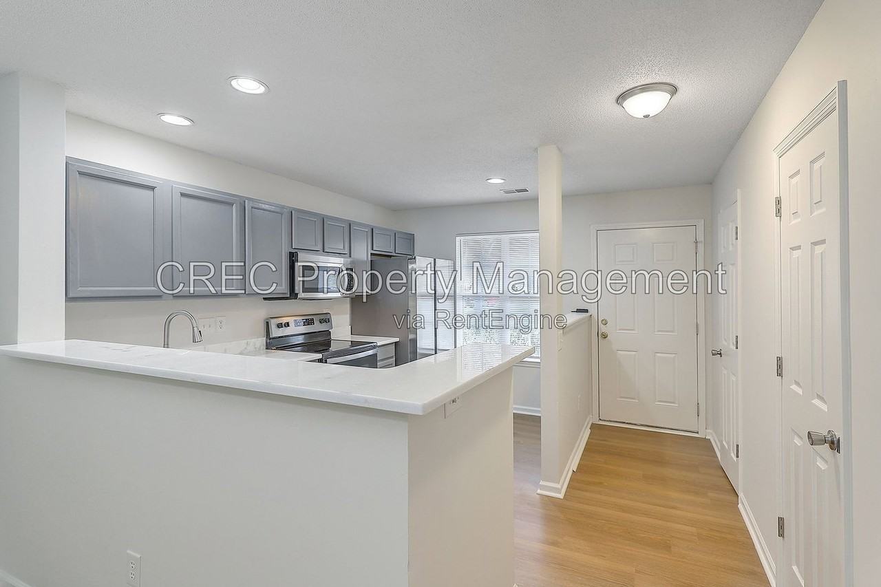 8047 Shadow Oak Dr - Photo 6 of 26