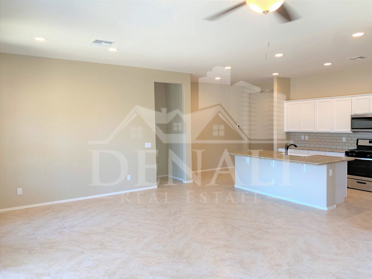 14306 W Voltaire St - Photo 4 of 35