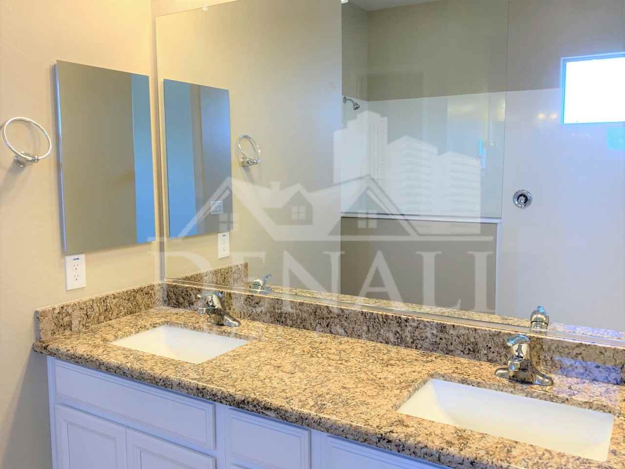 14306 W Voltaire St - Photo 7 of 35