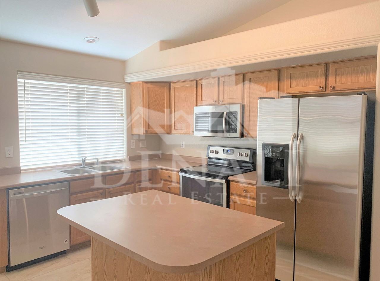 1723 E Erie St - Photo 5 of 22