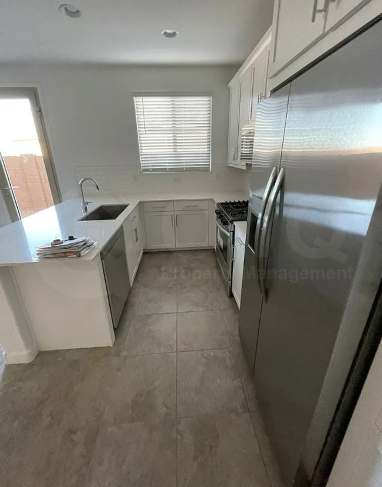 9224 W Montecito Ave - Photo 2 of 10