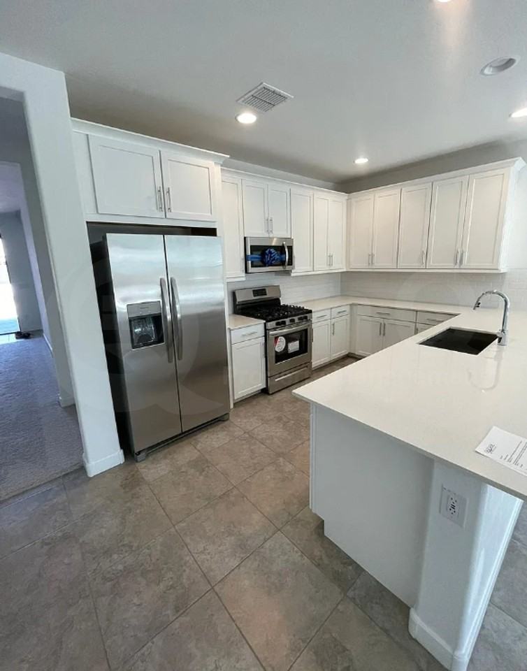 9224 W Montecito Ave - Photo 6 of 10