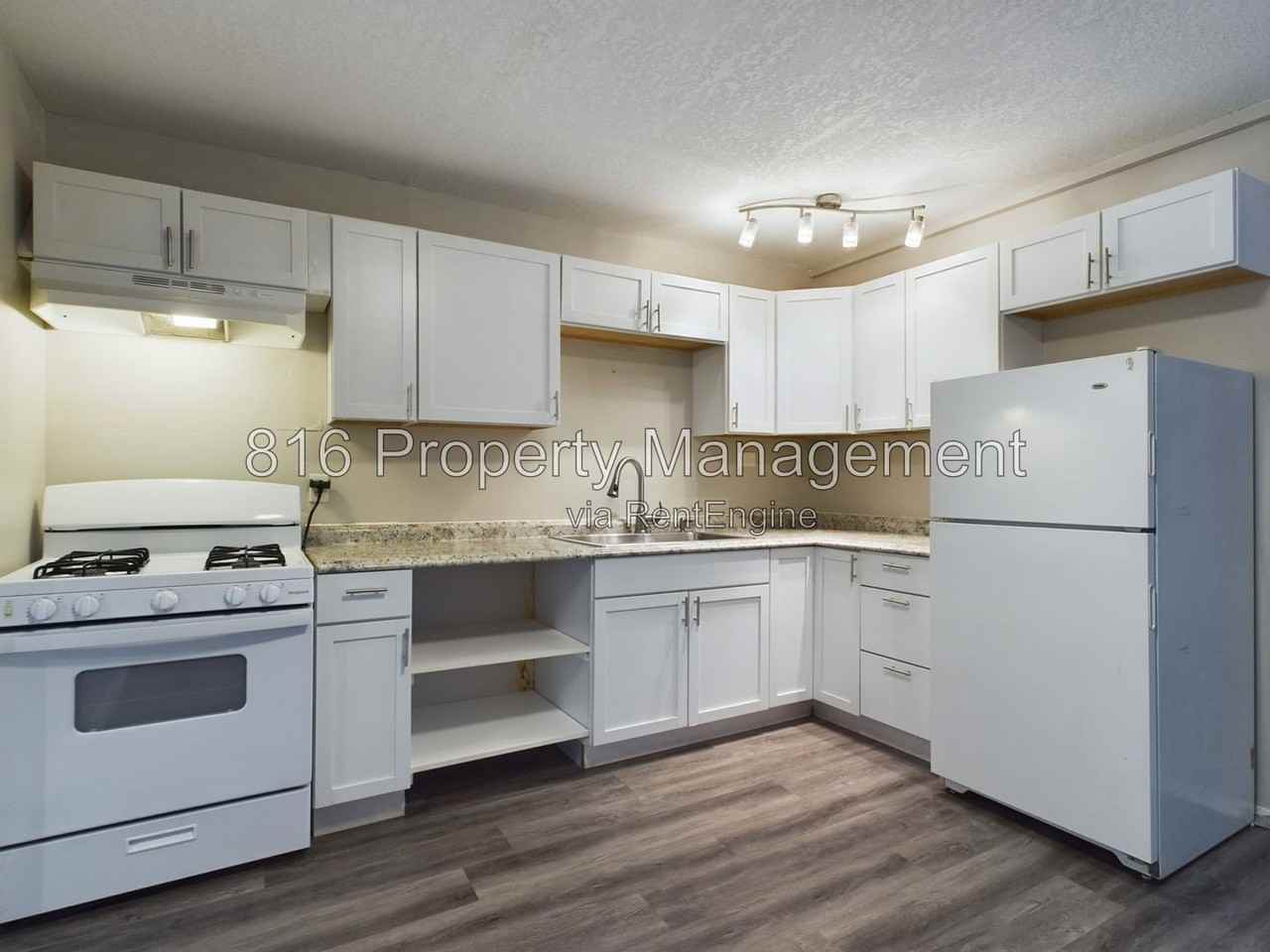 6407 E 152nd St - Photo 7 of 20