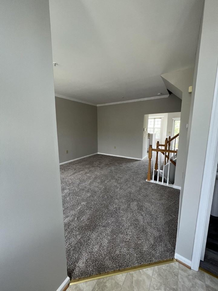 2345 Montauk Dr - Photo 3 of 33
