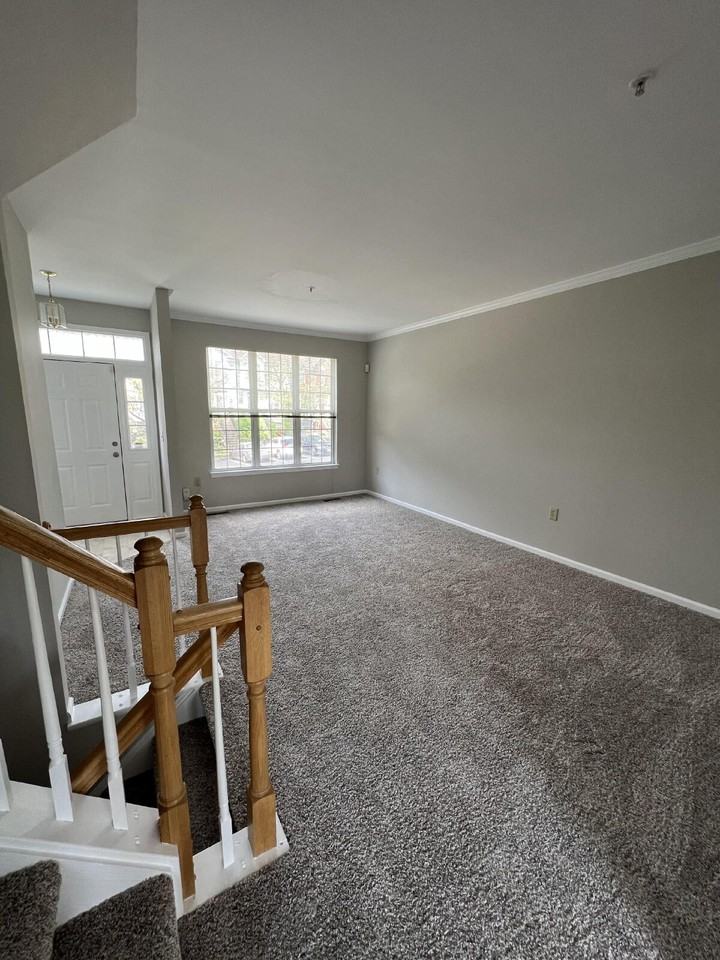 2345 Montauk Dr - Photo 4 of 33
