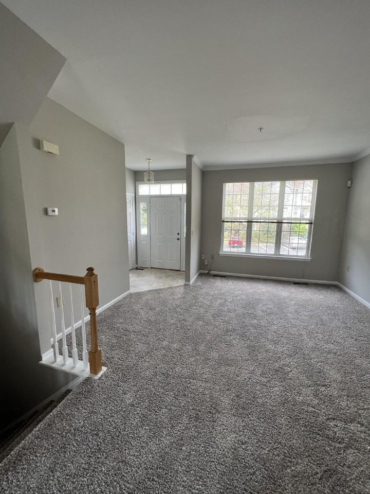 2345 Montauk Dr - Photo 5 of 33