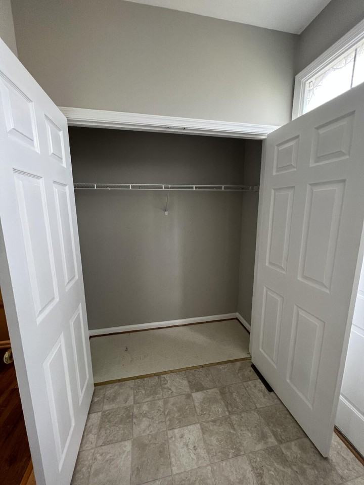 2345 Montauk Dr - Photo 7 of 33