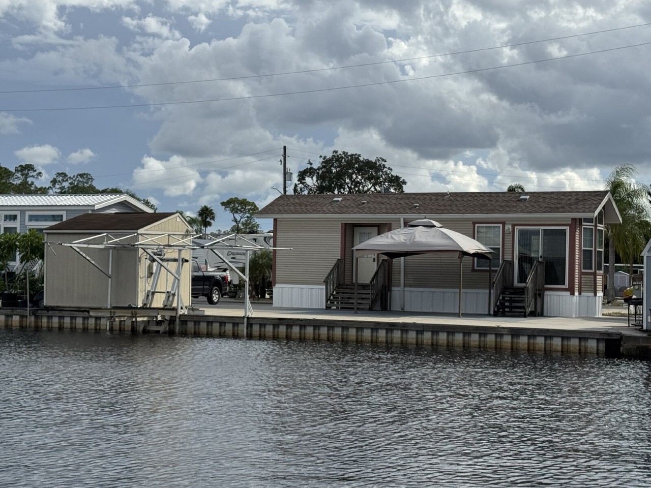 1309 Pine Island Dr N - Photo 3 of 18