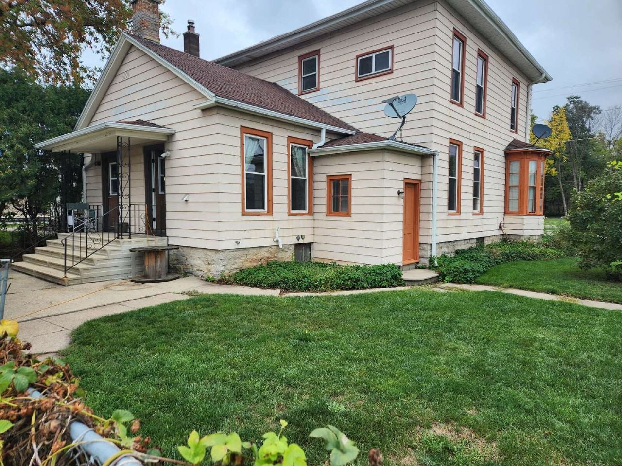 421 Otter Ave - Photo 4 of 16