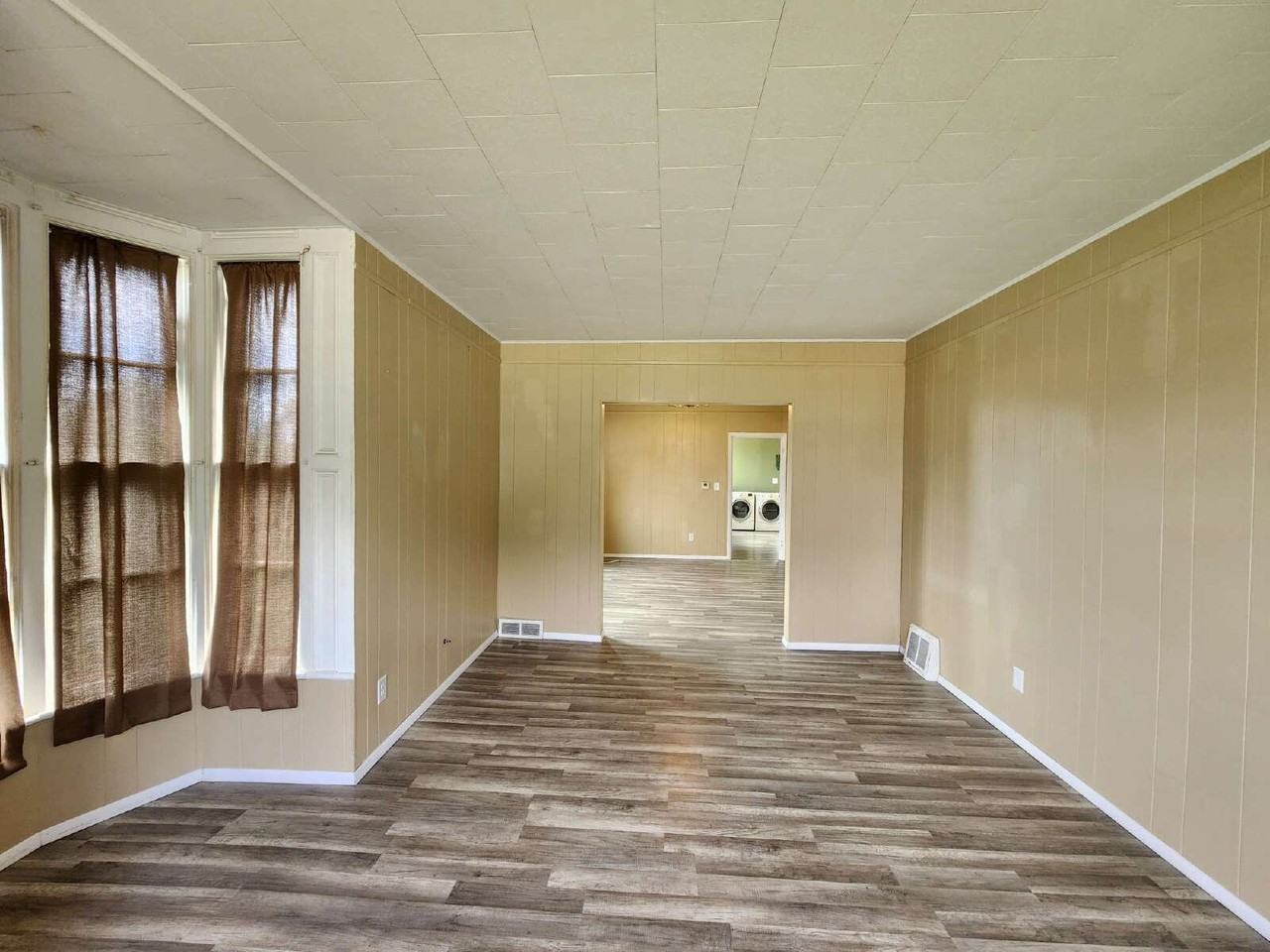 421 Otter Ave - Photo 6 of 16
