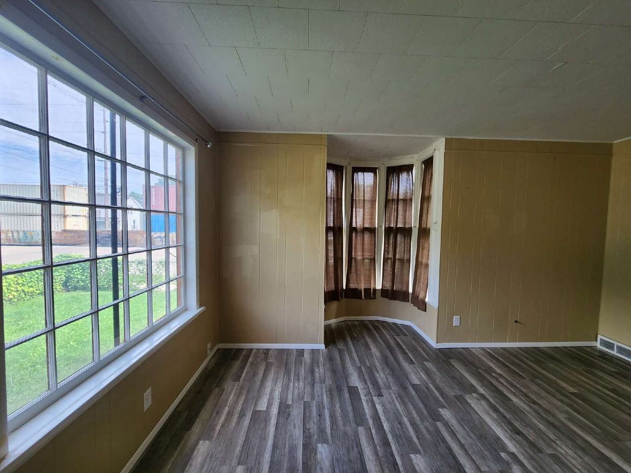 421 Otter Ave - Photo 7 of 16
