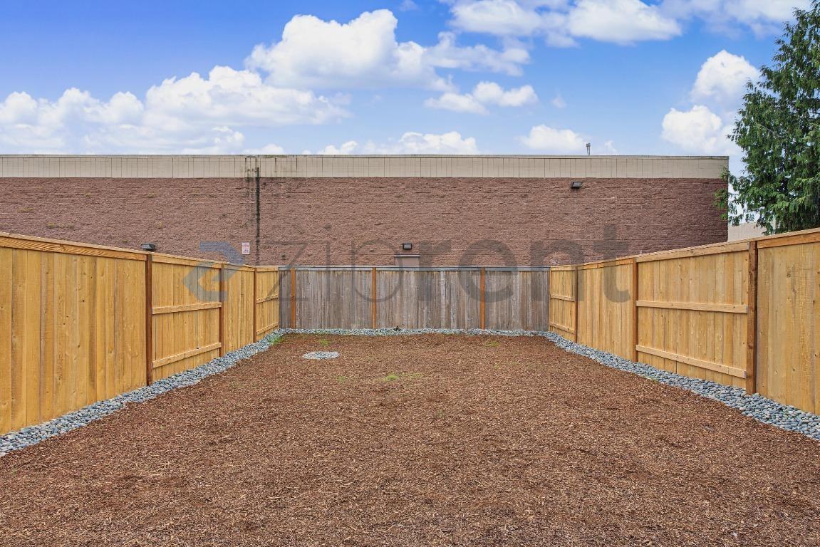 13511 Ne 86th St - Photo 3 of 23