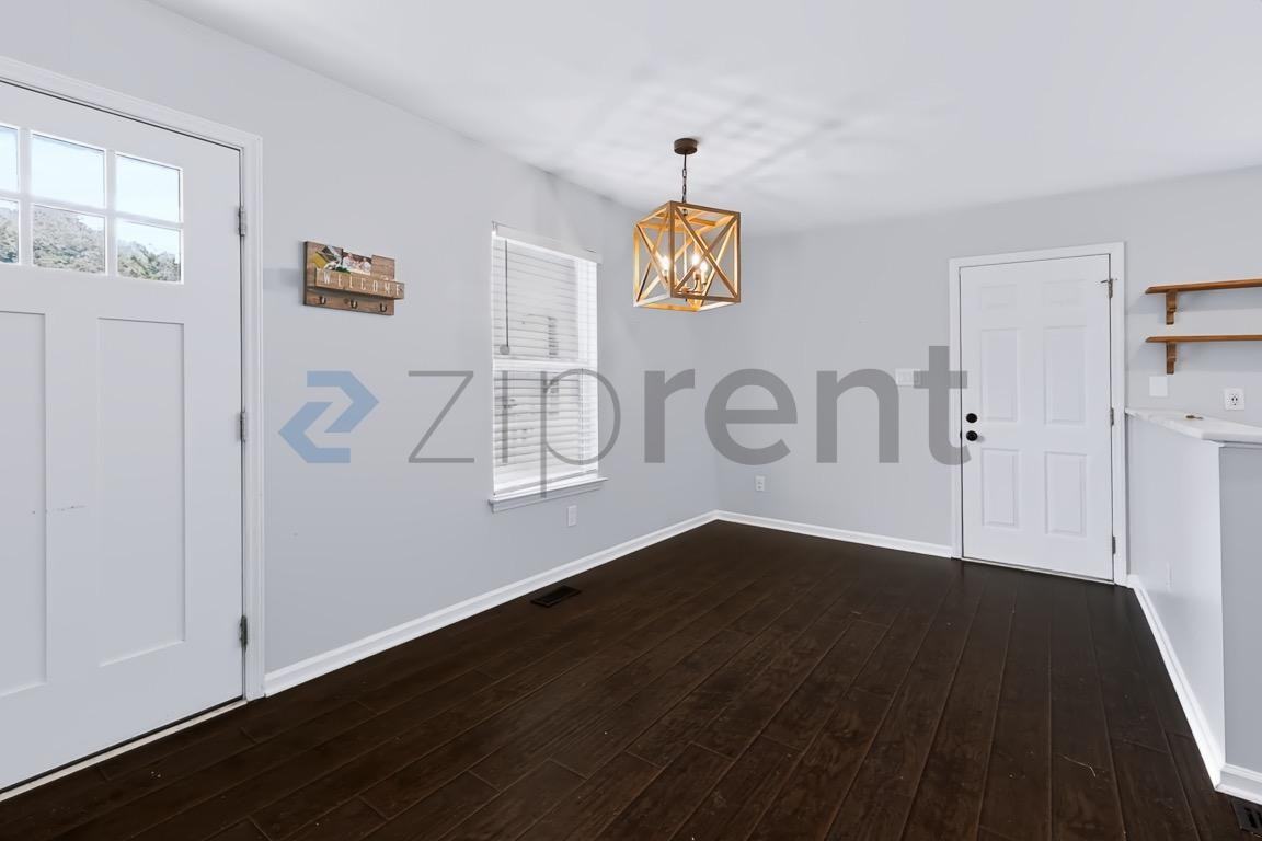 418 Katonah Ave - Photo 7 of 29