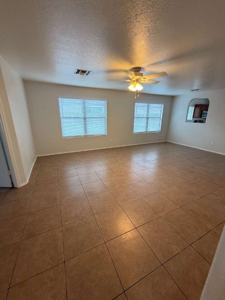 13564 W Fargo Dr - Photo 2 of 27
