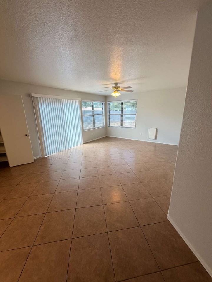 13564 W Fargo Dr - Photo 4 of 27