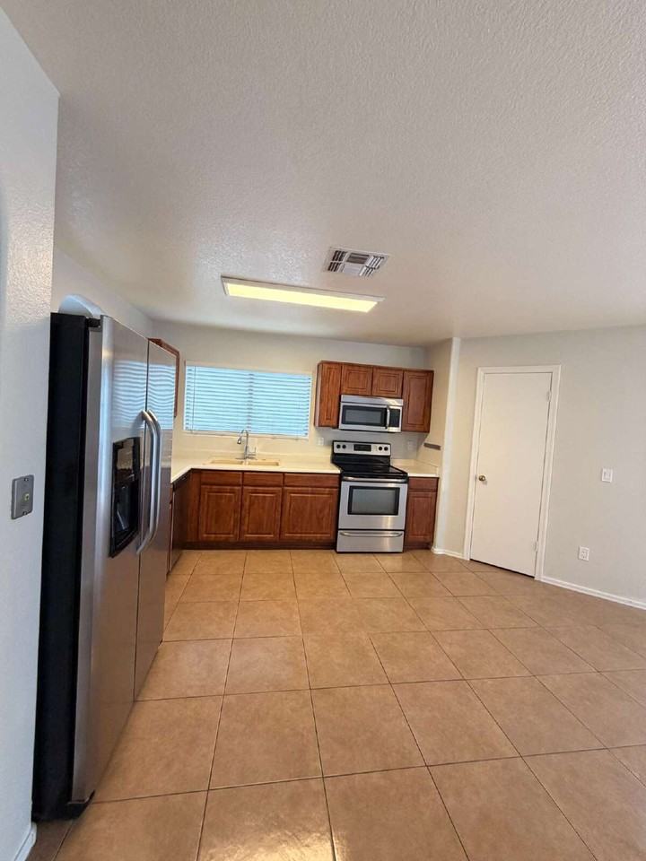 13564 W Fargo Dr - Photo 6 of 27