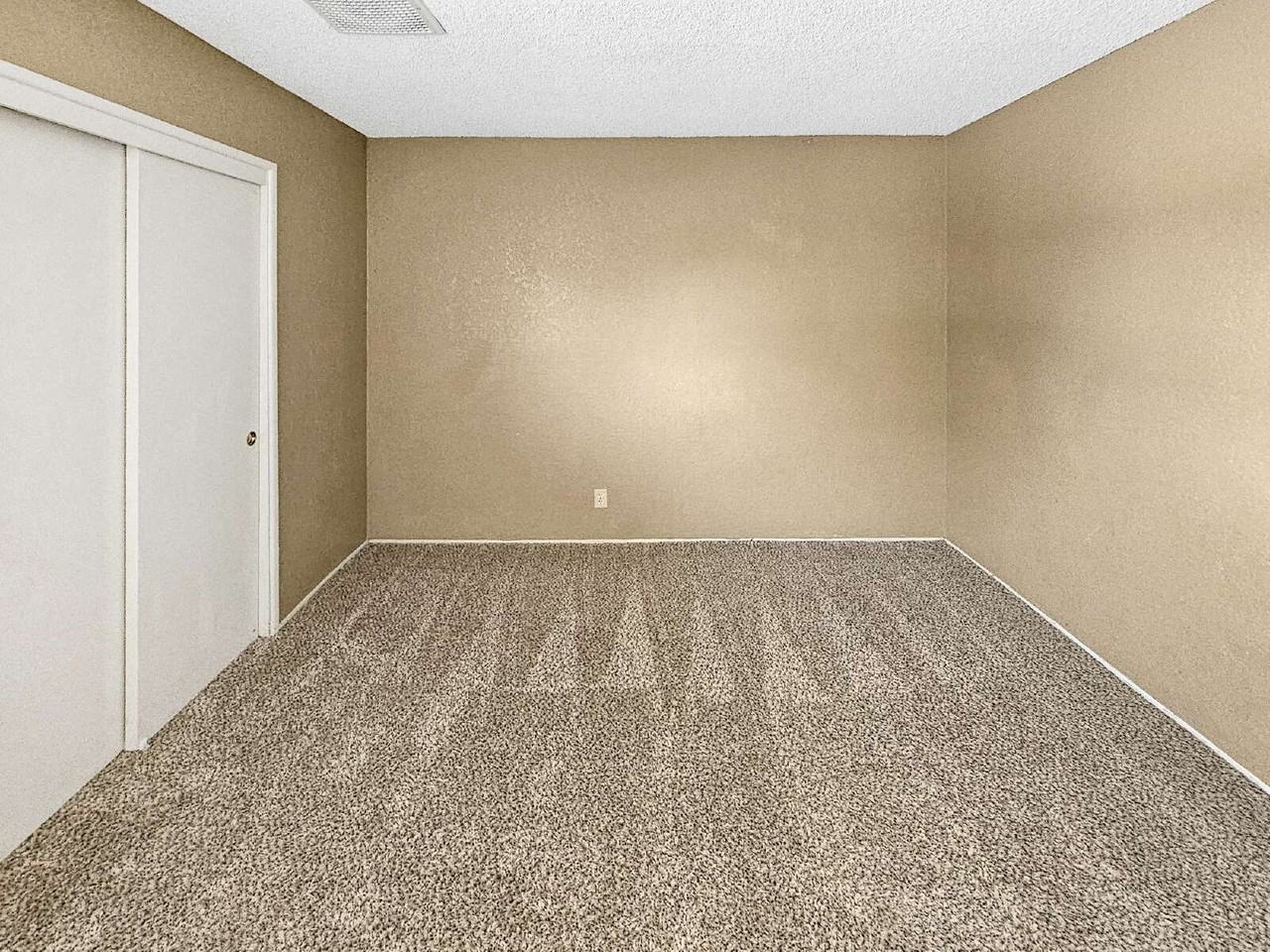 933 W Boston Ave - Photo 2 of 21