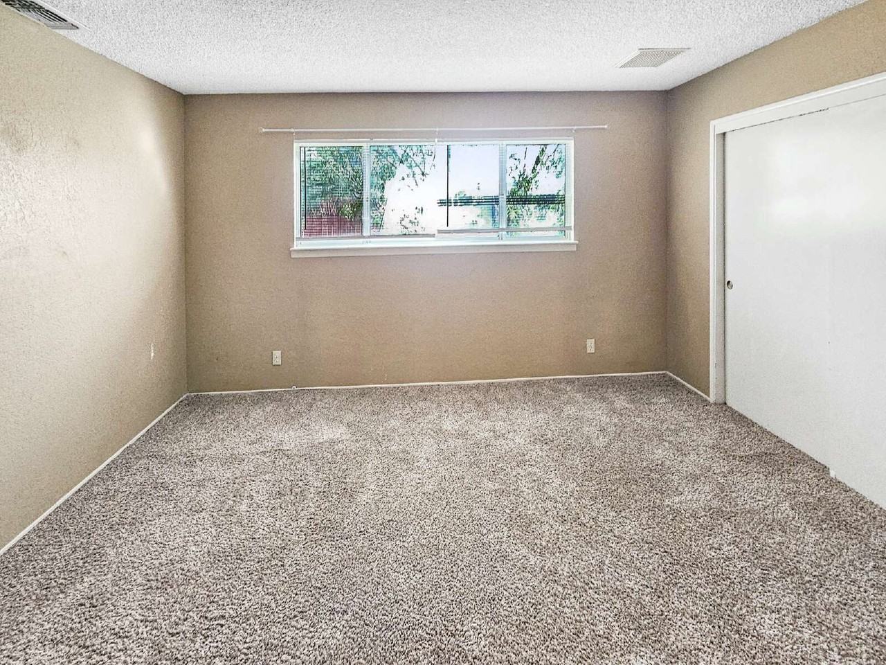 933 W Boston Ave - Photo 7 of 21