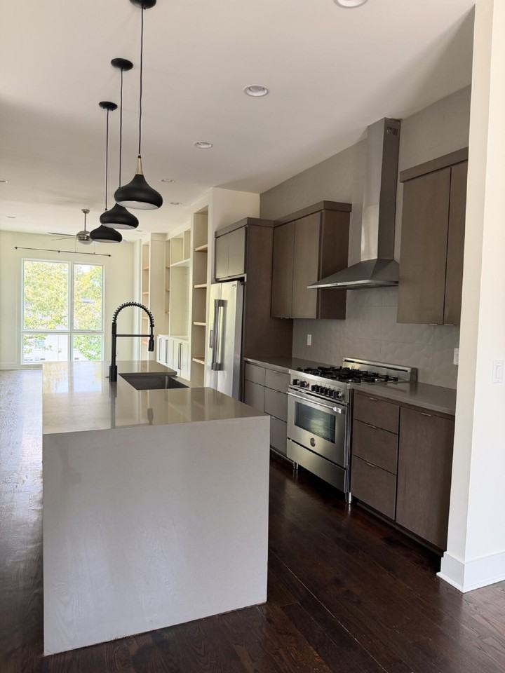 824 13th Ave S - Photo 4 of 42