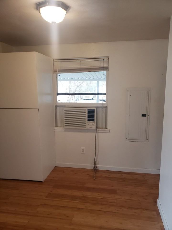 722 White Pl - Photo 2 of 25