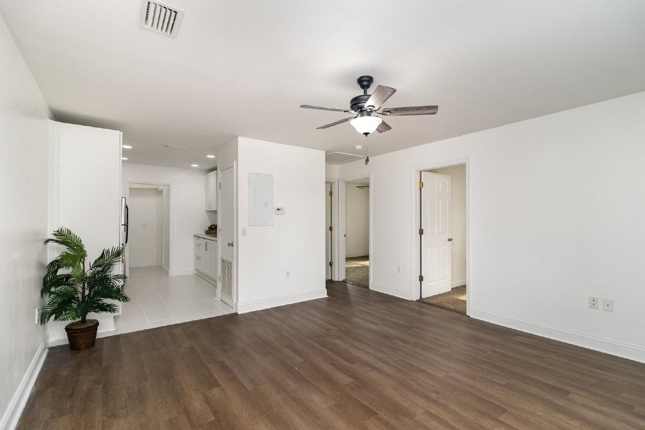 1230 Fern St - Photo 3 of 21