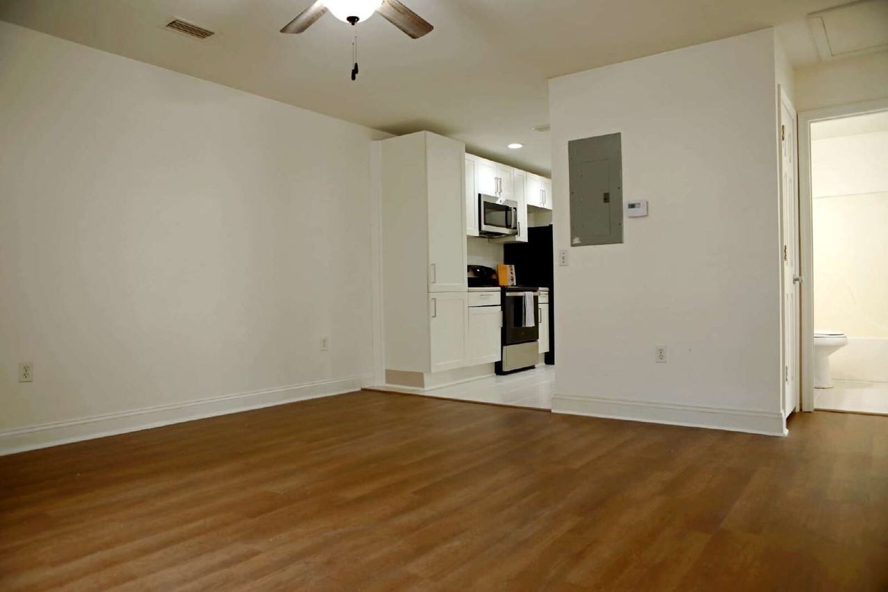 1230 Fern St - Photo 4 of 21