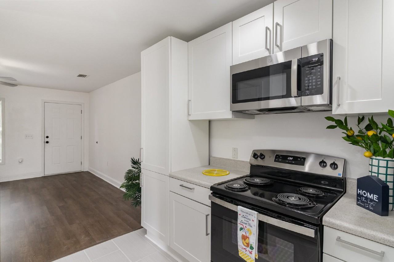 1230 Fern St - Photo 5 of 21