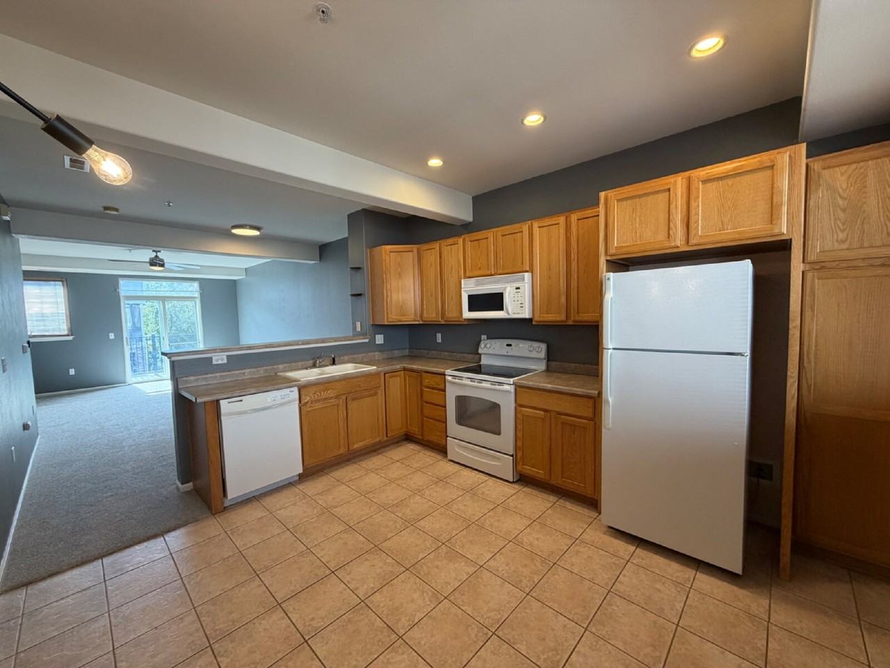 2949 W Riverwalk Cir Unit C - Photo 5 of 16