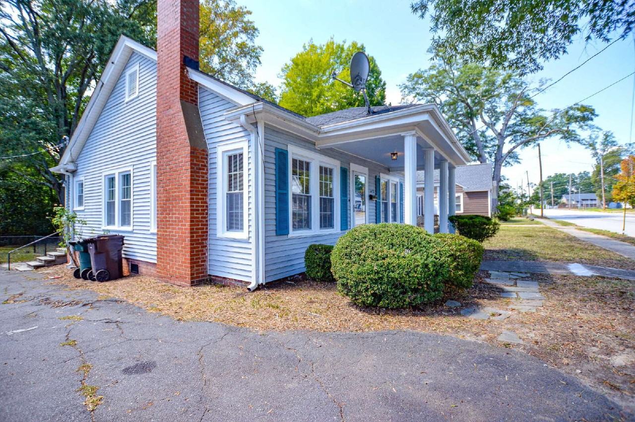 542 E Black St - Photo 2 of 23