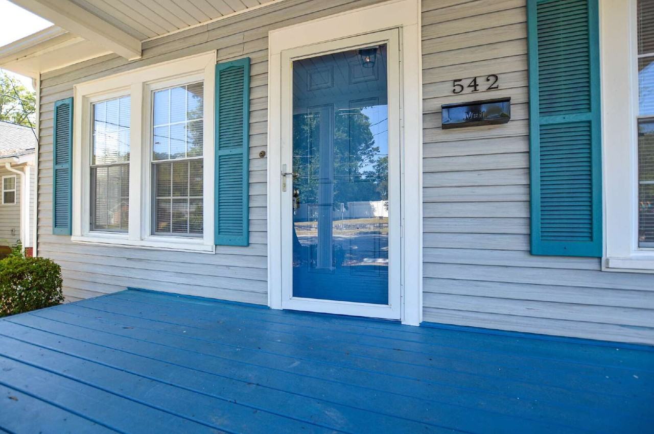 542 E Black St - Photo 3 of 23