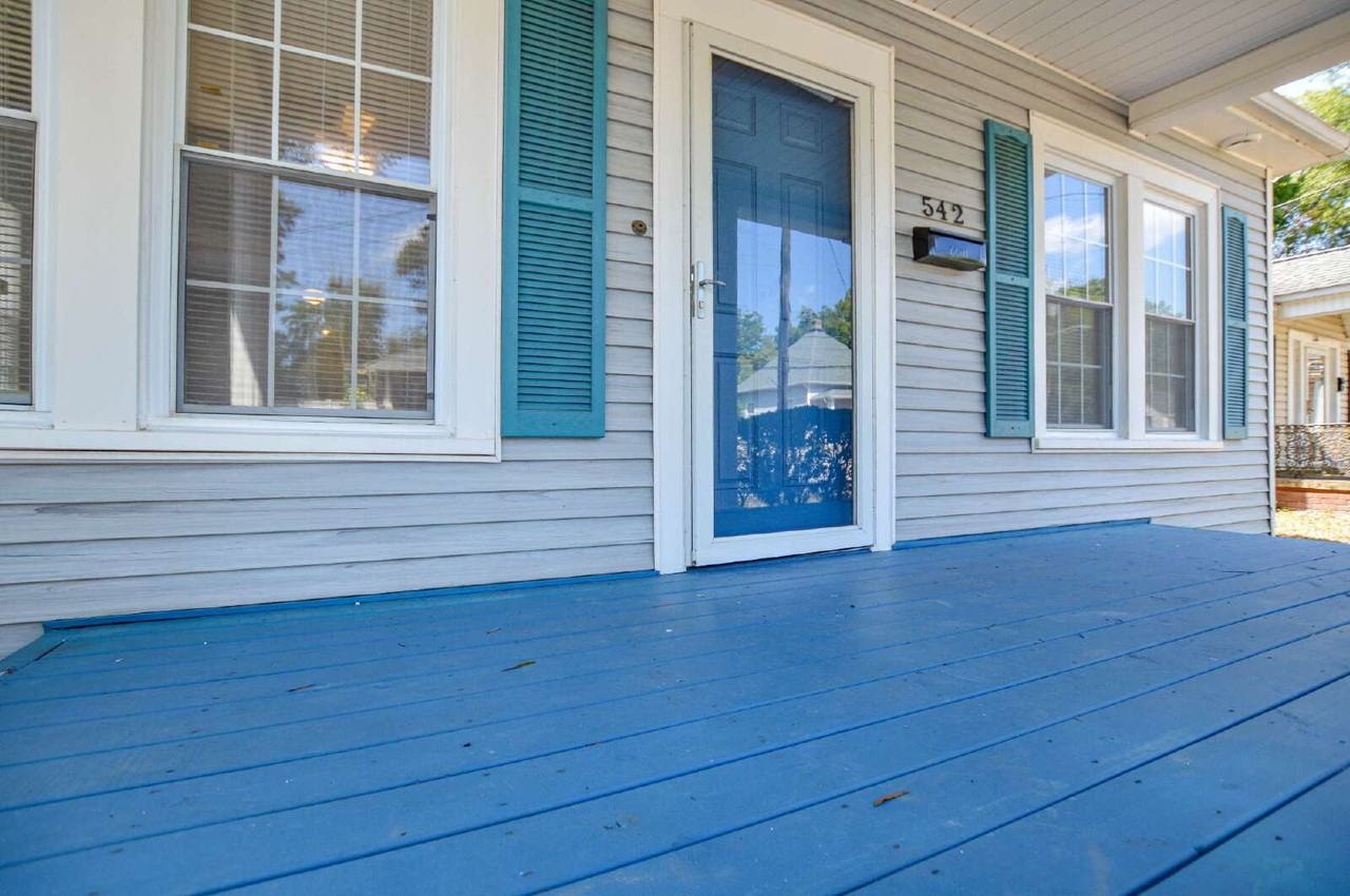 542 E Black St - Photo 4 of 23