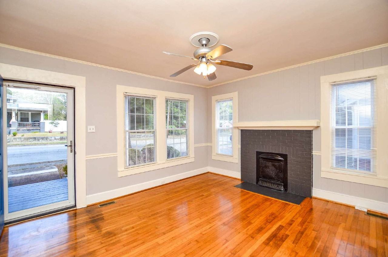 542 E Black St - Photo 7 of 23