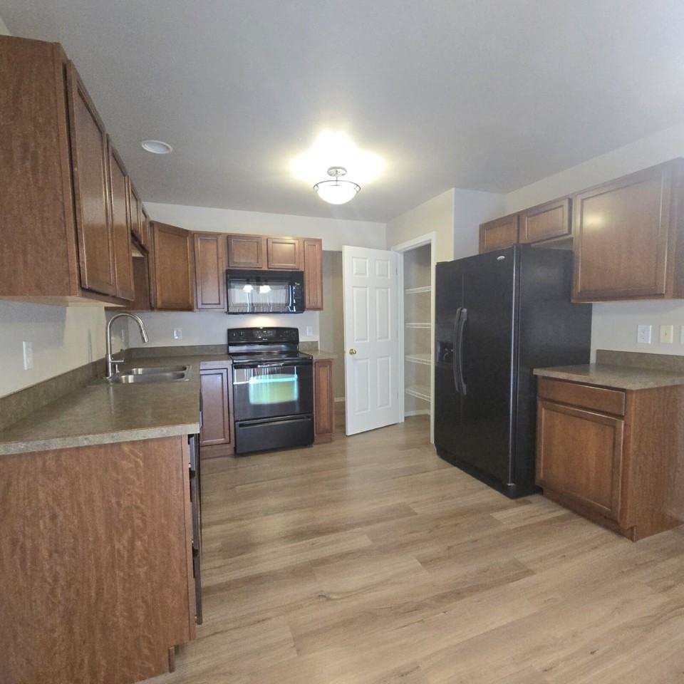 114 Barron Way - Photo 2 of 15