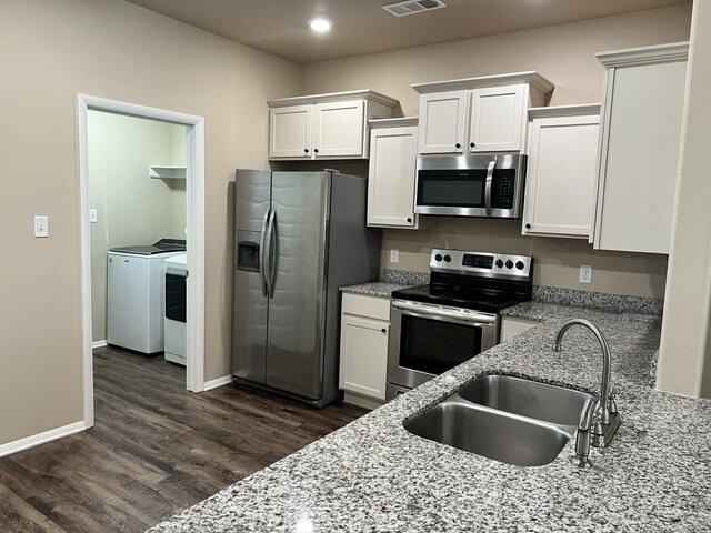 9000 Hawthorne Ln - Photo 6 of 14