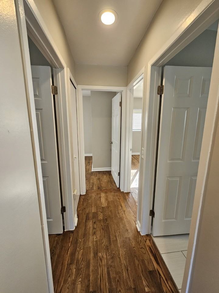23084 Lambrecht Ave - Photo 5 of 15